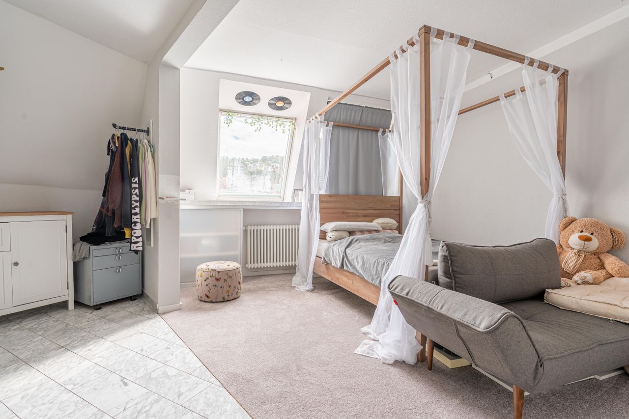 Schlafzimmer DG 1