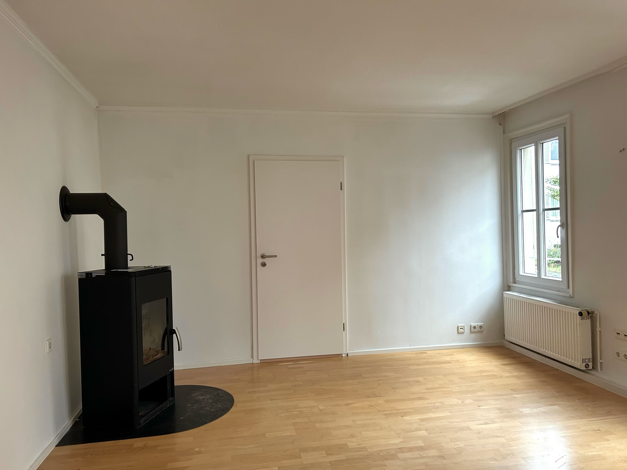 Wohnzimmer mit Kamin