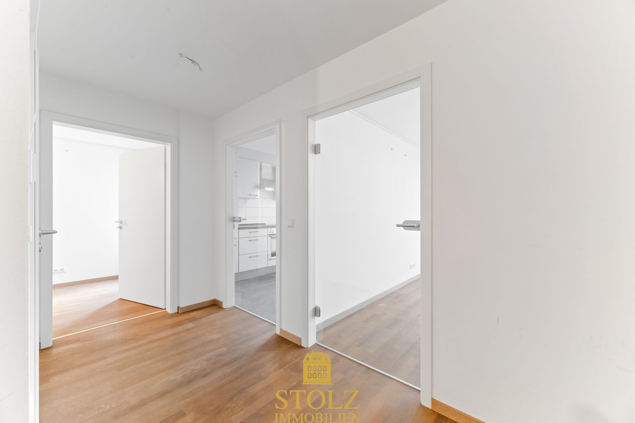 Flur zur Küche / Kinderzimmer 